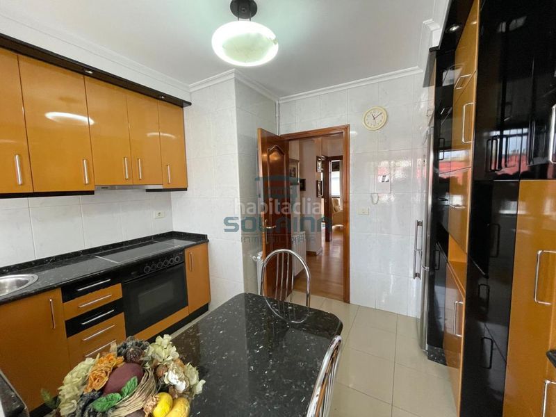 Foto e02c9807-17bd-4990-a65c-6383431e1278. Piso en Centro Ourense