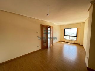 Flat in San Cibrao das Viñas