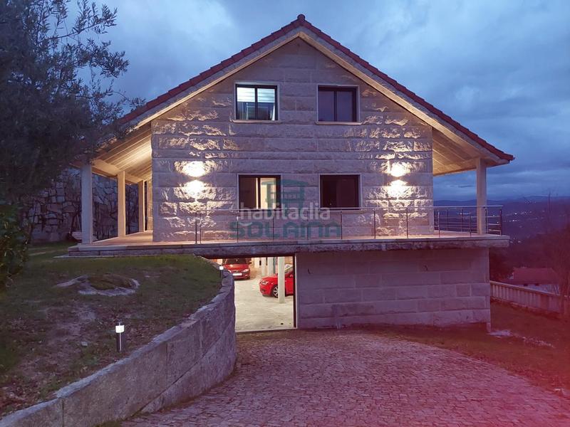 Foto 6ba826f9-013d-486c-aac6-7288b44489cb. Chalet with heating parking in Vistahermosa Ourense