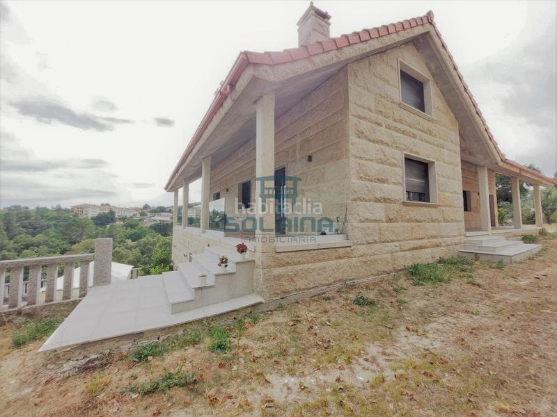 Foto 45b3abd4-b34a-473a-ab6a-966c7a40b828. Chalet con riscaldamento parcheggio in Vistahermosa Ourense