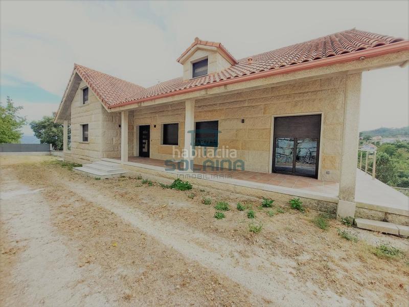 Foto 9601ba98-1e5b-49ea-8534-3fc85e459296. Chalet con riscaldamento parcheggio in Vistahermosa Ourense