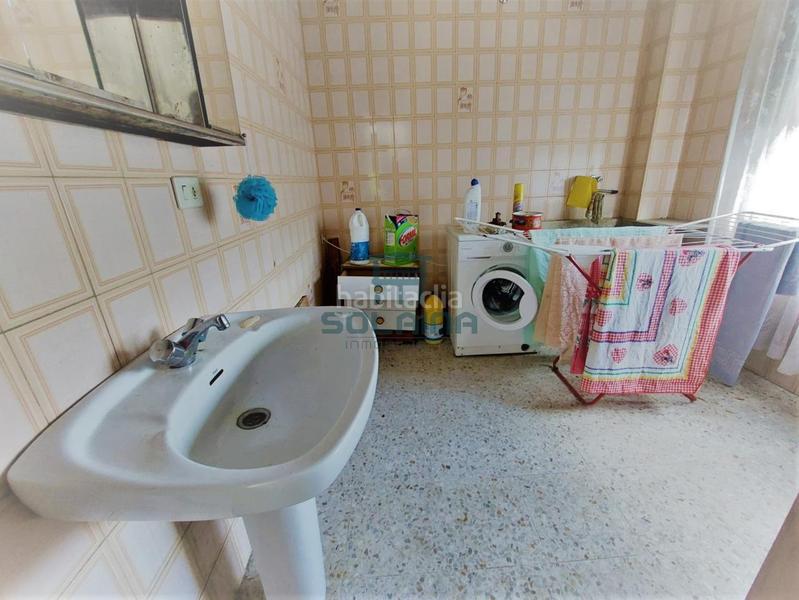 Foto 1c7895df-a817-4931-9b1b-71ccc6ec009d. House with parking in As Lagoas Ourense