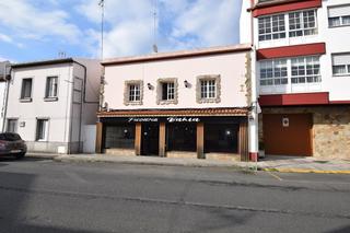 Miete Geschäftsraum in Miño. Alquiler de local en calle cobo