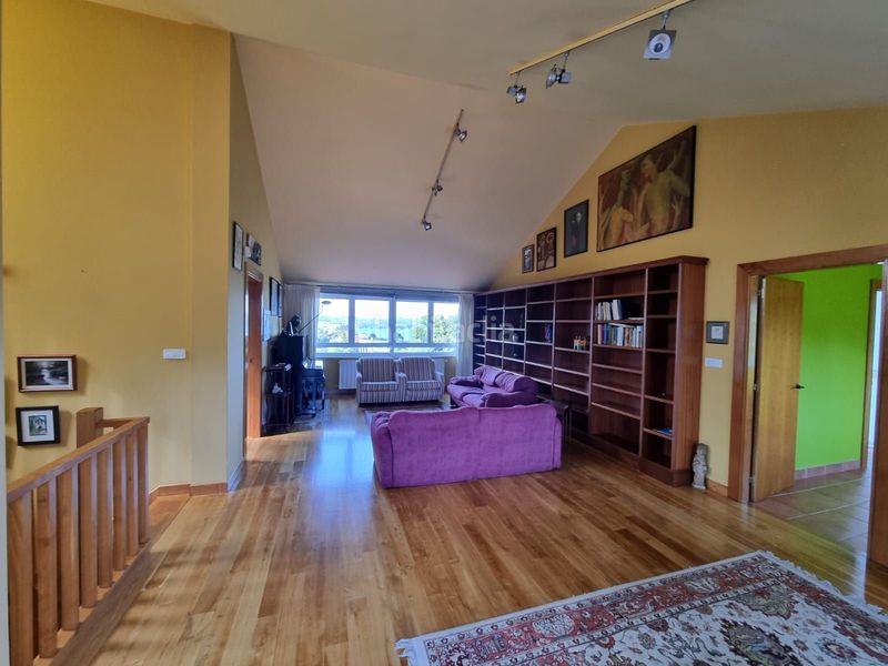 Foto 3b498134-62fc-4554-b52c-72d632391e9a. Xalet amb calefacció aparcament a Miño