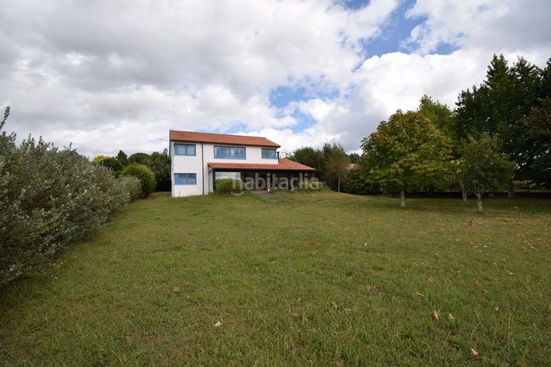 Foto 6fa69ac9-e119-4f2c-bed8-c1f3916cf73e. Xalet amb calefacció aparcament a Miño