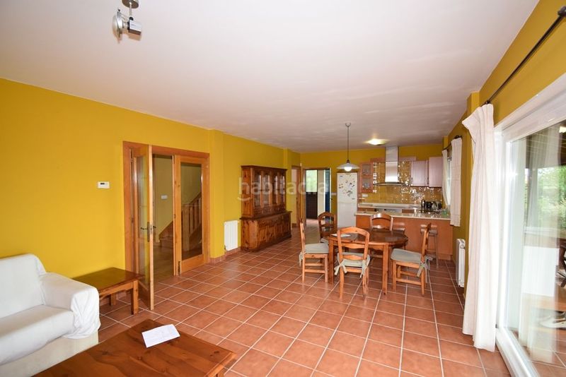 Foto a6580353-2b1a-455e-883d-8a5cfeb0e070. Xalet amb calefacció aparcament a Miño