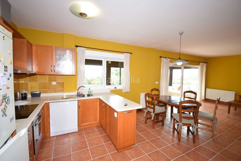 Foto ec382f49-5143-41aa-8313-10215d88dbbd. Xalet amb calefacció aparcament a Miño