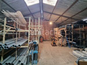 Foto 5cea7c1b-2b2d-4b5c-a5a8-f2c6b8c1ee95. Local comercial a Carral