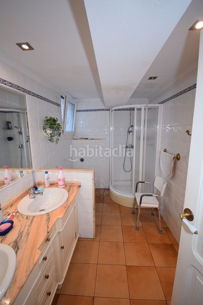 Foto 269911b0-32fb-463d-9a4c-33275621caf6. Casa adossada amb calefacció a Pontedeume