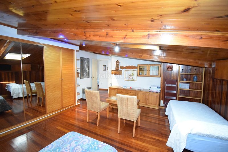 Foto 7aaebbd3-a1bf-482a-81cf-da23c4758945. Casa adossada amb calefacció a Pontedeume