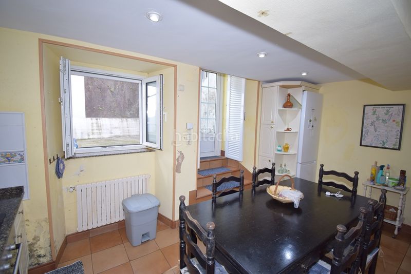 Foto 7bdb296a-dcf4-4910-a0f4-1aac94d1c5c4. Casa adossada amb calefacció a Pontedeume