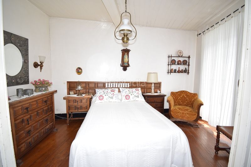 Foto 93f65ec3-55ce-49d3-93bd-e6e5b5d85a10. Casa adossada amb calefacció a Pontedeume