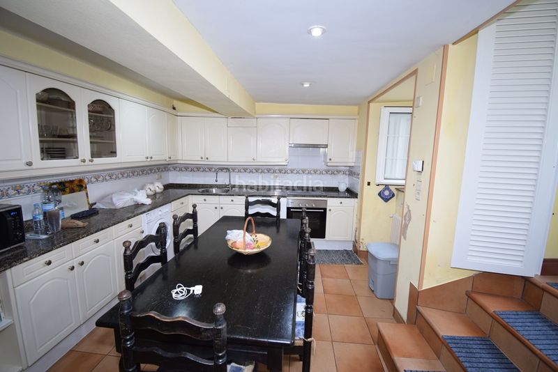 Foto f10c30a1-c08e-461b-80b0-8064de4a813b. Casa adossada amb calefacció a Pontedeume