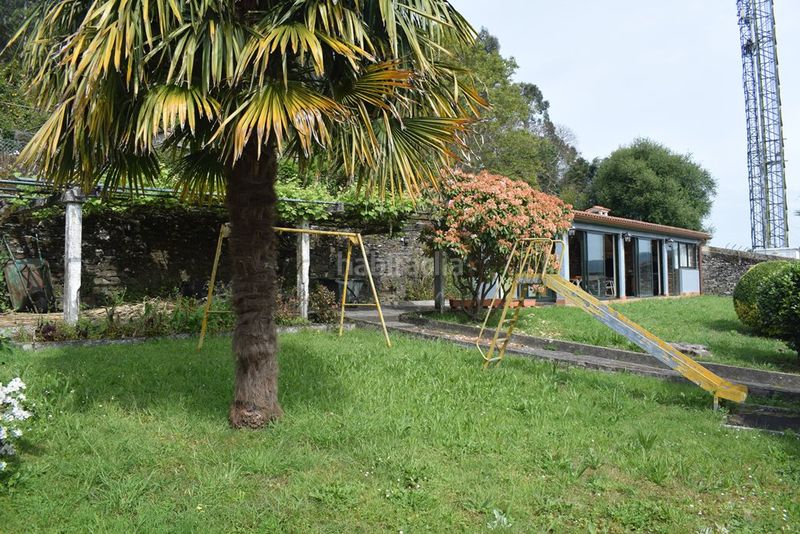 Foto f2e4740e-7f1c-4507-bea9-df7c0e17cebc. Casa adossada amb calefacció a Pontedeume