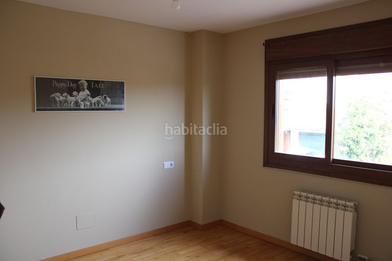 Foto cef26dc9-61d5-43e9-803f-21fa6f5384f6. Casa adossada a a penasca 13 a Miño