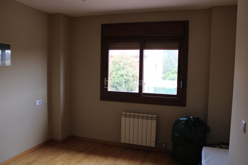 Foto f0ca06d8-502f-440f-a84b-8c6d2af2044e. Casa adossada a a penasca 13 a Miño