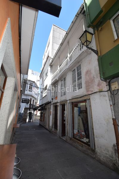 Foto 0a10446a-2420-4e2c-8b95-44866fd4c2ca. Casa adossada a Pontedeume
