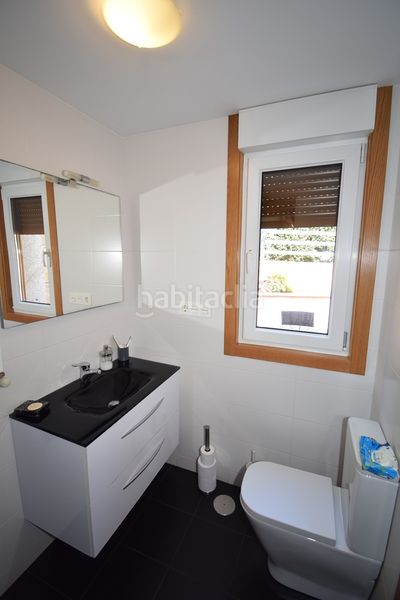 Foto a5f2cc6e-b065-4020-87fd-d6c19fe881f8. Casa amb calefacció aparcament a Miño
