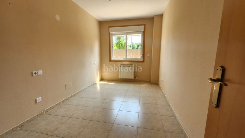 Foto 40ce9e54-b6fc-4bd7-8233-b9d16e8d0186. Pis a calle prado grande 2 a Miño