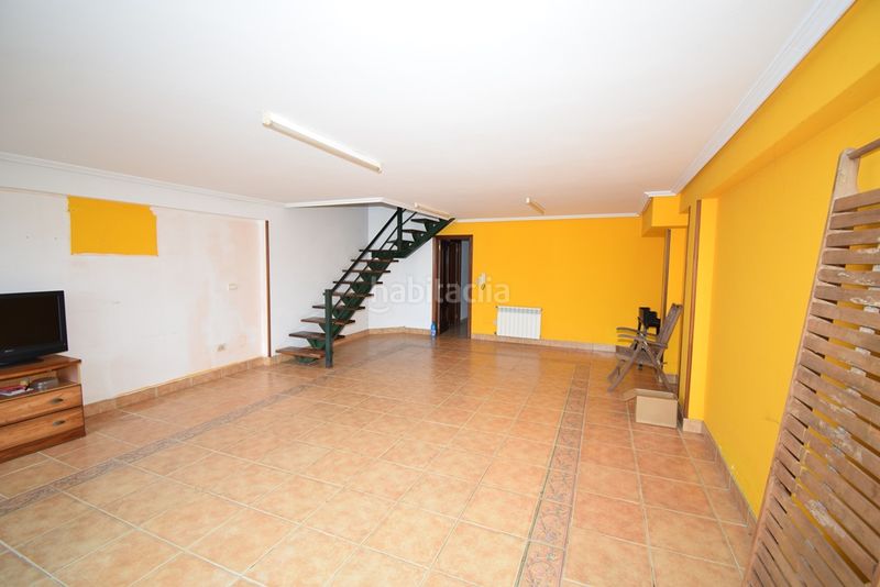 Foto 188d42c5-b0d2-4071-b36b-98d51e5a40c2. Casa adosSada amb calefacció a Sada