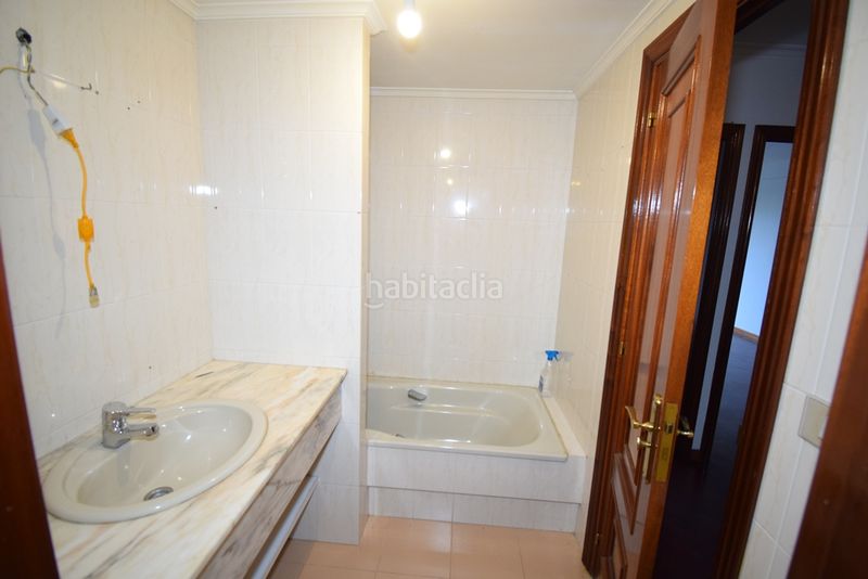 Foto 50a99fa2-e00e-44f4-bbff-0c7d56d1afb9. Casa adosSada amb calefacció a Sada