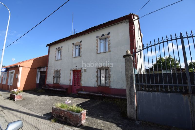 Foto bec0aa82-d7a1-4703-b3b6-8cb4dba97f63. Casa a carretera loureiros 11 a Pontedeume