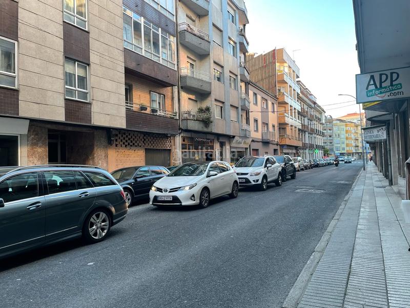 Foto 340f5719-ed98-43d9-9030-70db0ad15ef9. Alquiler local comercial  en juan carlos i en Vilagarcía de Arousa