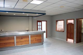 Lloguer Local Comercial  Rúa emilia pardo bazán. Local reformado y acondicionado