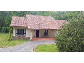 Xalet a Lugar trobe 11. Magnifica propiedad con chalet en excelente estado,furancho priv