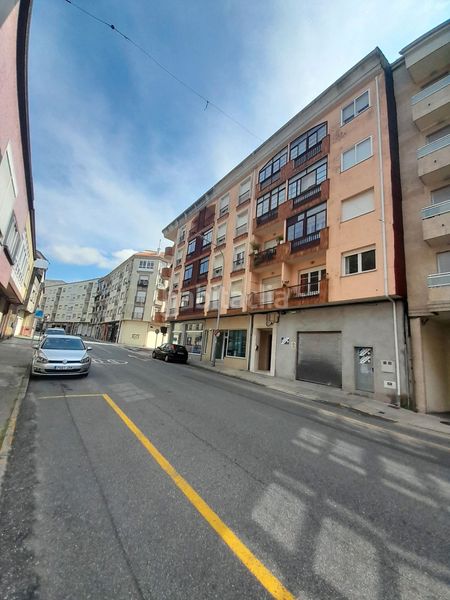 Foto 9fe7d92f-f959-492e-8172-b2e77ed9e4e8. Local comercial a travesía vimieiro 2 a Boiro