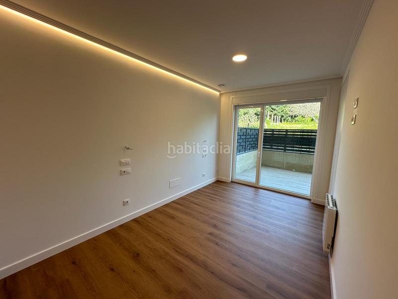 Foto 0887f2d7-120d-4319-a269-d83d4566403b. Piso  a estrenar con terraza a un paso de silgar. en Sanxenxo
