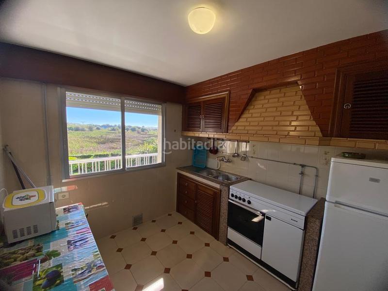 Foto c40fe9f8-ce58-4146-9a60-0ab0d61a0528. Affitto appartamento con parcheggio in Noalla Sanxenxo