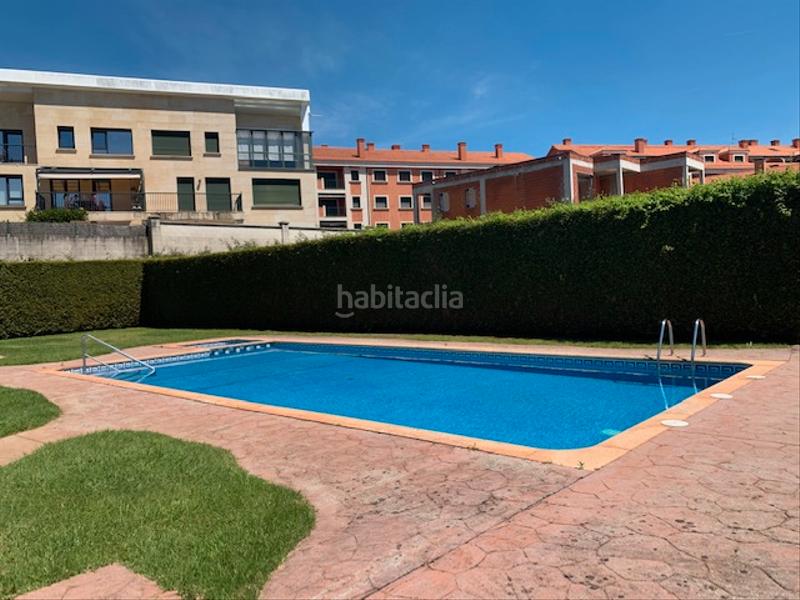 Foto 63ead792-b175-4b3c-bd3a-5ec47b9e3801. Casa a schiera con riscaldamento parcheggio piscina in Sanxenxo