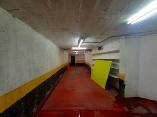 Parking coche  Rúa amarella. Plazas de garaje cerradas con trastero