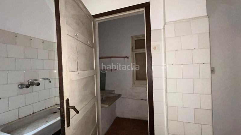 Foto b1cffbe2-affa-4c8d-86e0-d8f72365b181. Piso amplio piso en el centro en santa uxía de Ribeira Ribeira