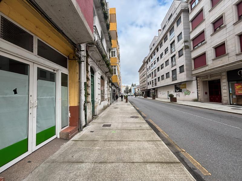 Foto bb7f0637-c49d-46aa-a573-324f0cc89781. Alquiler local comercial  en alquiler con gran visibilidad en Vilagarcía de Arousa