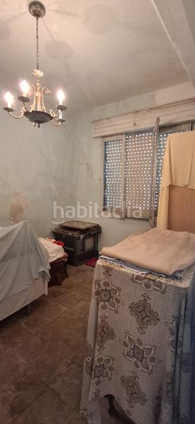 Foto a2e71b58-f683-441d-a6e6-27421dd46718. Casa en rúa principal 5 asa con garaje para reformar en calle principal en Boiro