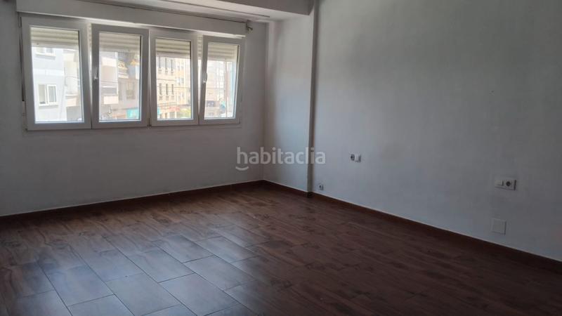 Foto b6408260-5305-4af3-8830-fb6691946a11. Piso amplio piso en el centro en santa uxía de Ribeira Ribeira
