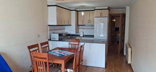 Pis a Paseo marítimo 2. Piso de tres habitaciones y dos baños a dos minutos de playa jar