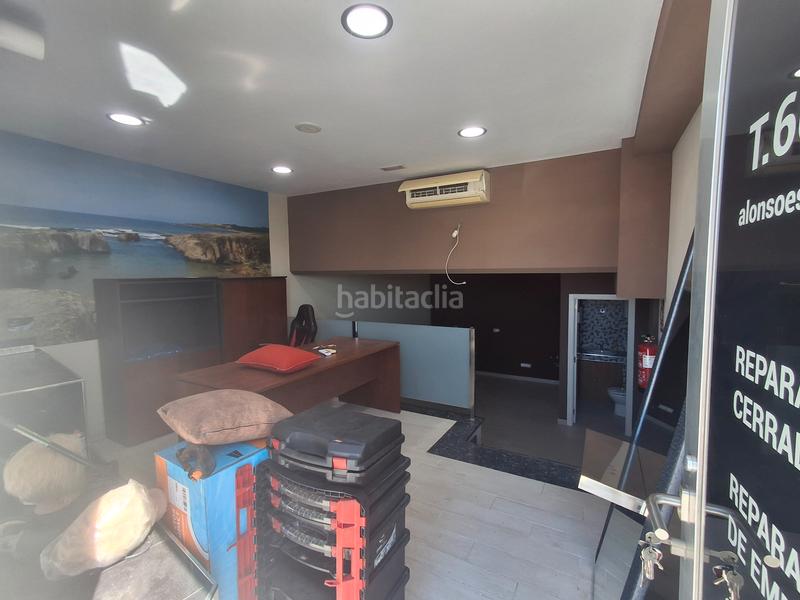 Foto 007b0999-7bc8-4adb-99d0-08d37230b682. Affitto locale commerciale in avenida da constitución 49 in Boiro