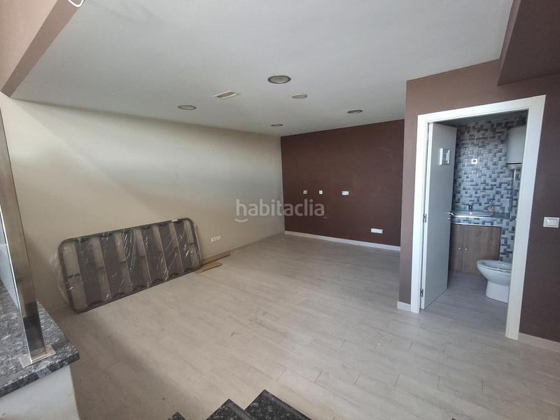 Foto 1f6b61b5-4a2c-47e4-b879-daa39acdf432. Affitto locale commerciale in avenida da constitución 49 in Boiro