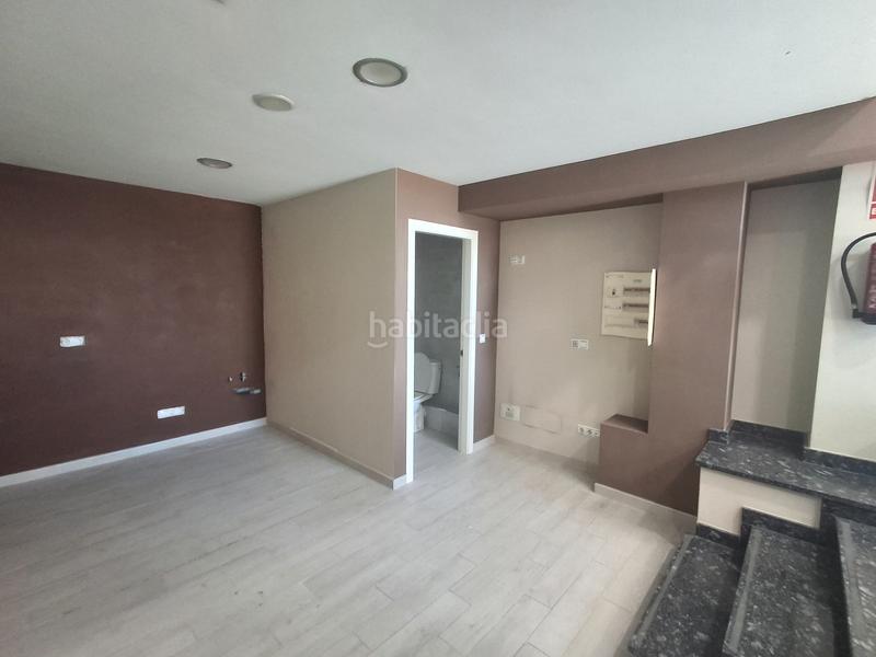 Foto 56c5ad26-cdbf-4534-b367-bbef087d481f. Affitto locale commerciale in avenida da constitución 49 in Boiro