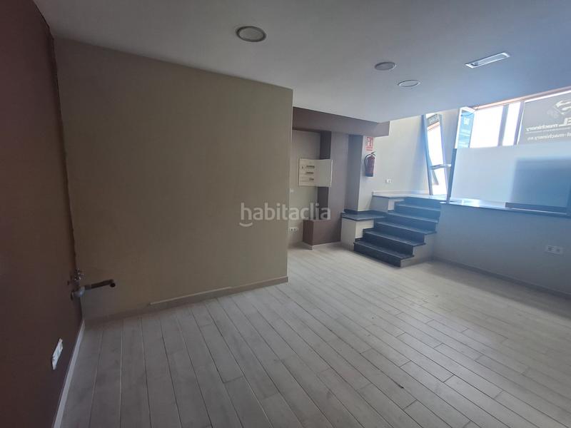 Foto 6d832618-bfd2-4fa7-90ee-fe23abfdbfc7. Affitto locale commerciale in avenida da constitución 49 in Boiro