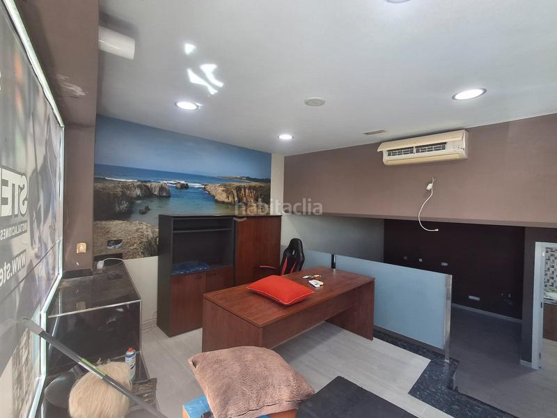 Foto bb150695-8102-46df-8d2c-e83c17aa994c. Affitto locale commerciale in avenida da constitución 49 in Boiro