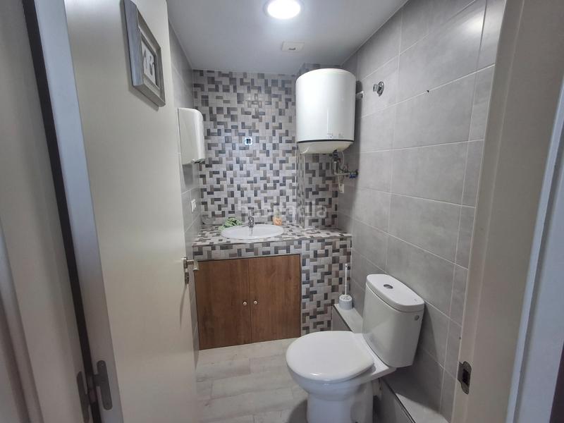 Foto e0162c23-6562-4fb2-8a34-d67e4d5550c5. Affitto locale commerciale in avenida da constitución 49 in Boiro