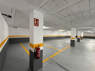 Lloguer Aparcament cotxe  Rúa abesadas. Alquiler plaza garaje céntrica