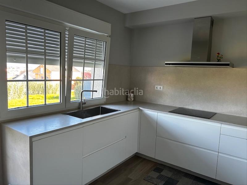Foto e3707a8f-efb2-43de-884b-f0cc2c871f72. Chalet dans carballos 9 dans Illa de Arousa (A)