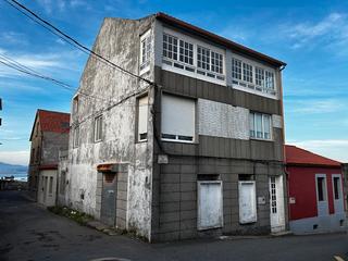 Reihenhaus in Illa de Arousa (A). Noval vende casa para reformar en la  isla de arosa en primera l