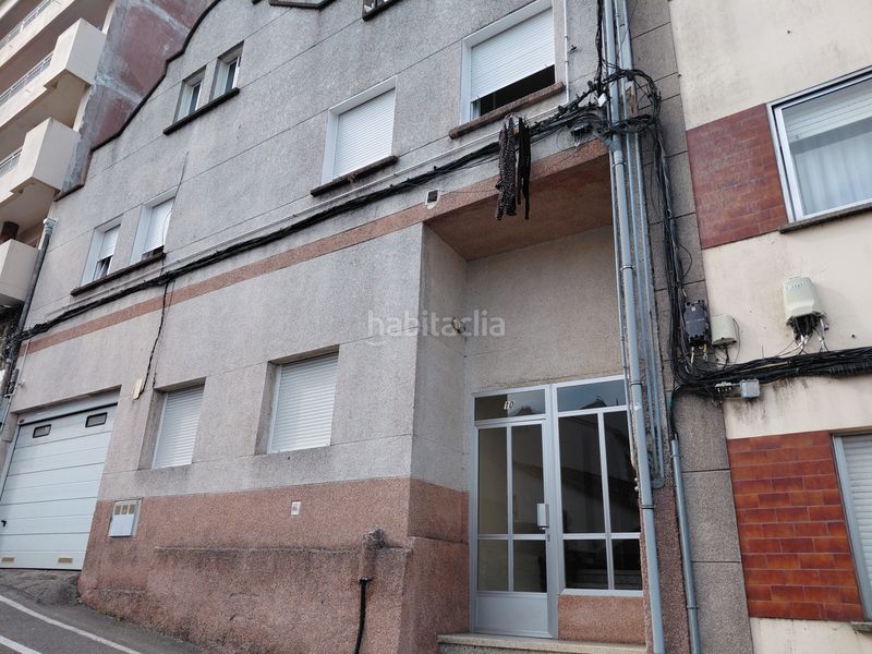 Foto 592d1d8d-13cc-4fe1-8f8a-b6b1a8d13917. Edifici a Grove (O)