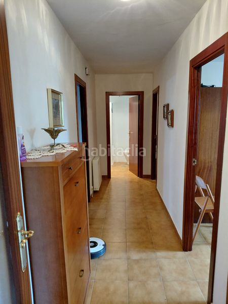 Foto 65fa4726-b884-4ed6-a6fc-cc4b288c7e2f. Edifici a Grove (O)